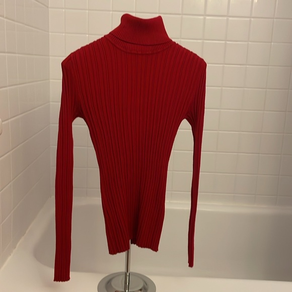 It’s Our Time Turtleneck red sweater, size L. Stretchy, soft and delicate - Picture 10 of 17